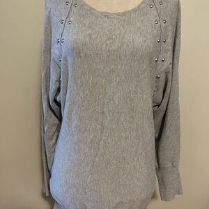 Jennifer Lopez Light Gray Crewneck Pullover